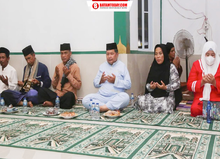 Do`a bersama saat menjelang berbuka puasa